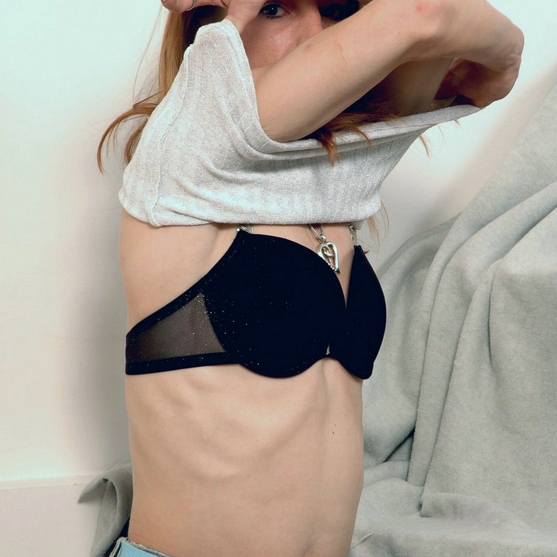 Adelia 32 Escort Thornhill