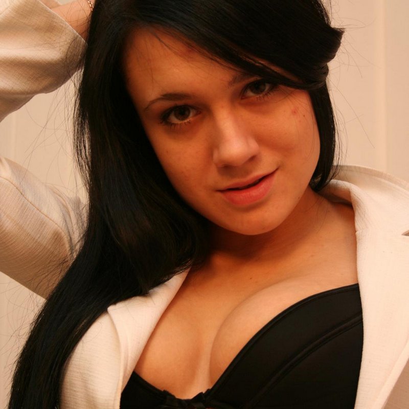 Esmaralda 32 Escort Richborough