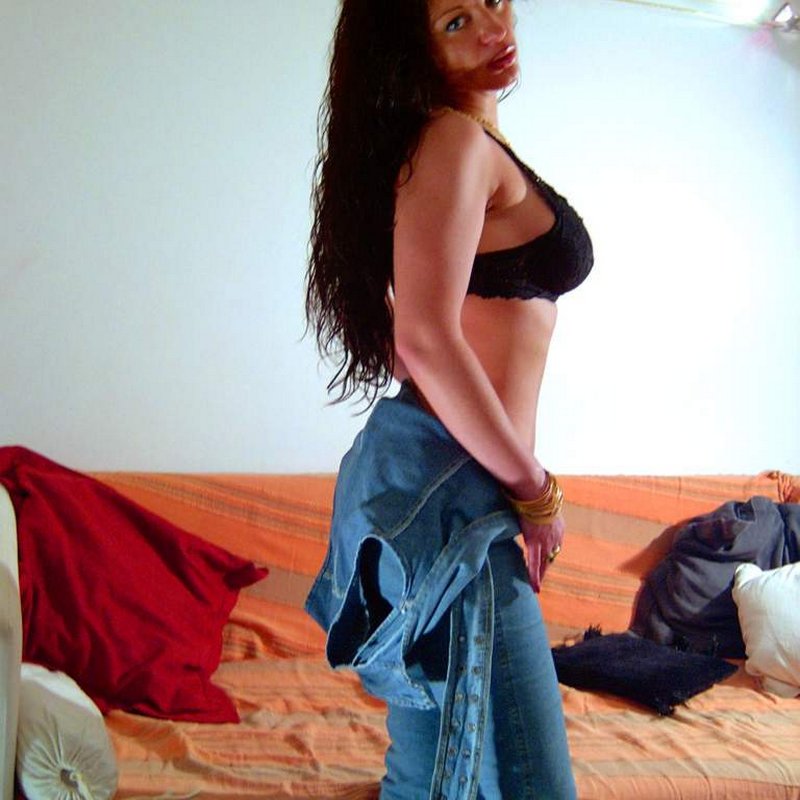 Pamela 33 Escort Wootton Bridge