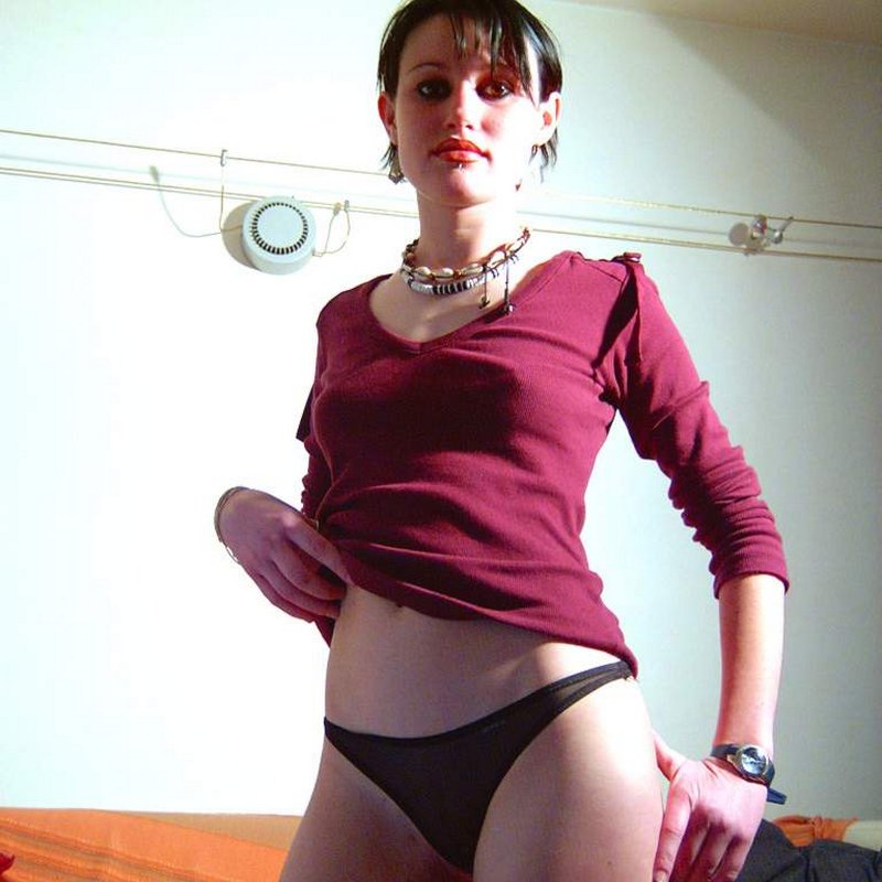 Ellen 25 Escort-girls Wood Green
