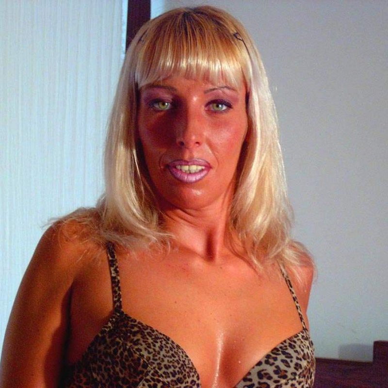 Sharon 28 Escort in Westerham
