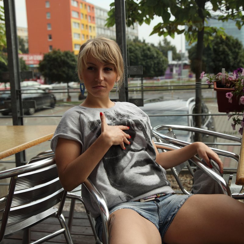 Gillian 25 Escort in Carew