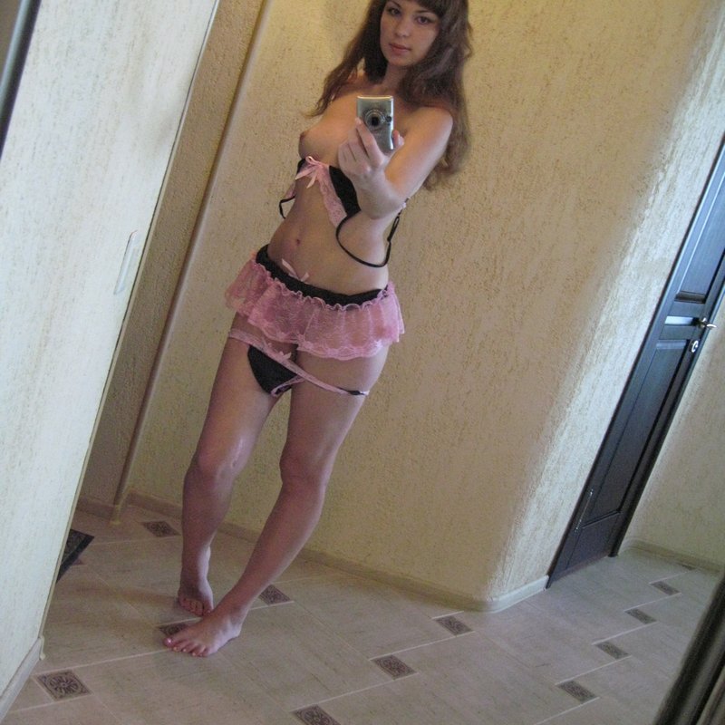 Lessie 33 Escort Waterlooville
